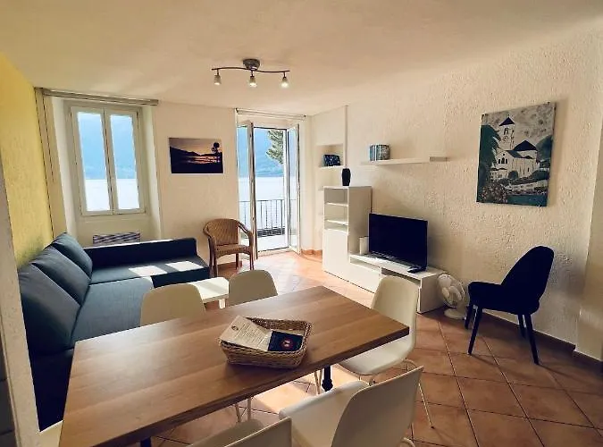 아파트 Brissago Lake Apartment